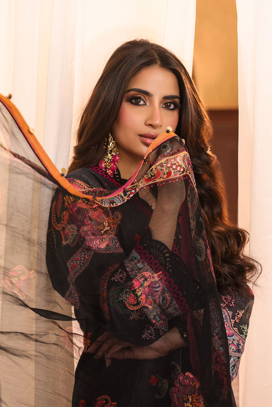 Discovering Fashion Excellence: Why Mizaj Stands Out in Pakistan’s Clothing Industry